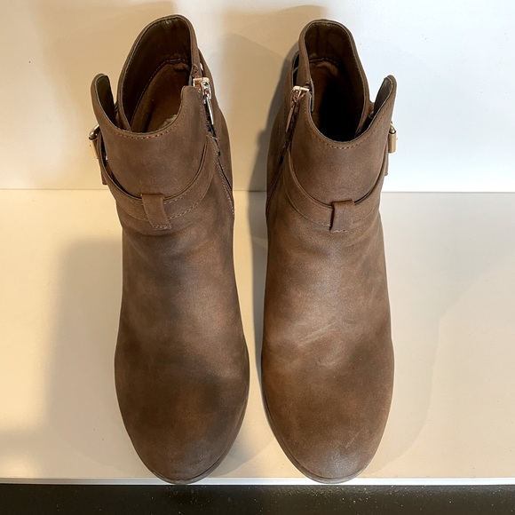 Women’s microsuede ankle boots, wrap-around buckle and strap detail. Women’s 8 - Picture 3 of 10